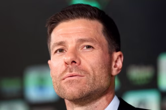 Chelsea wait for Alonso to approve signing of Sunderland star after talks with agent