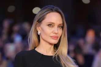 Celebrities who left or will leave the country after Trump's victory: Photos