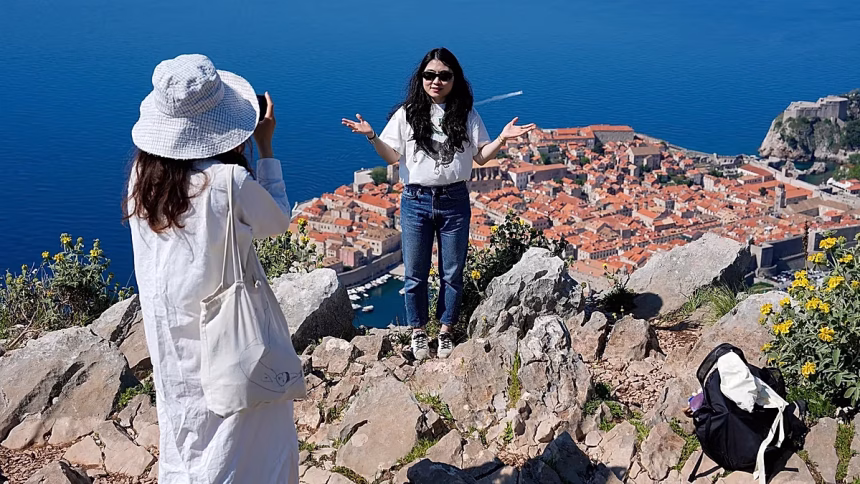 How to travel this summer without paying the price of the Middle East crisis