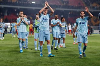 Juventus are ready to pack up their players and sell them to Tottenham this summer