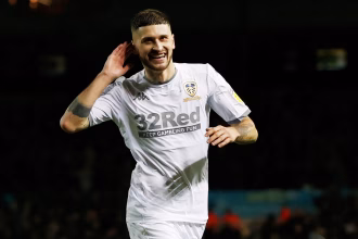 Next cliché: Leeds in contract talks with 'incredible' new midfielder