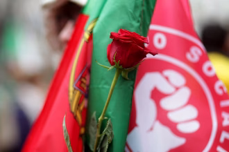 Portuguese police investigate corruption allegations within the Socialist Party, arresting five people