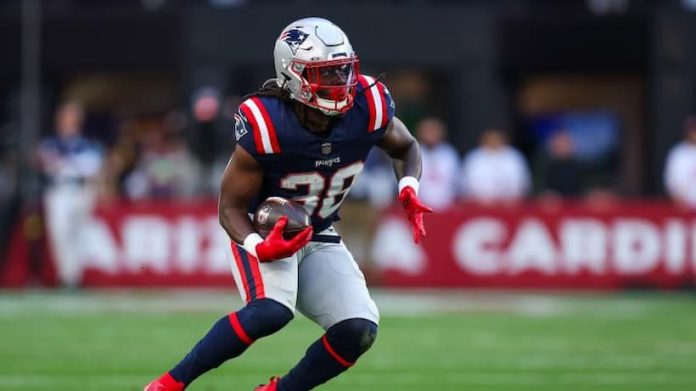 Rhamondre Stevenson Patriots pic
