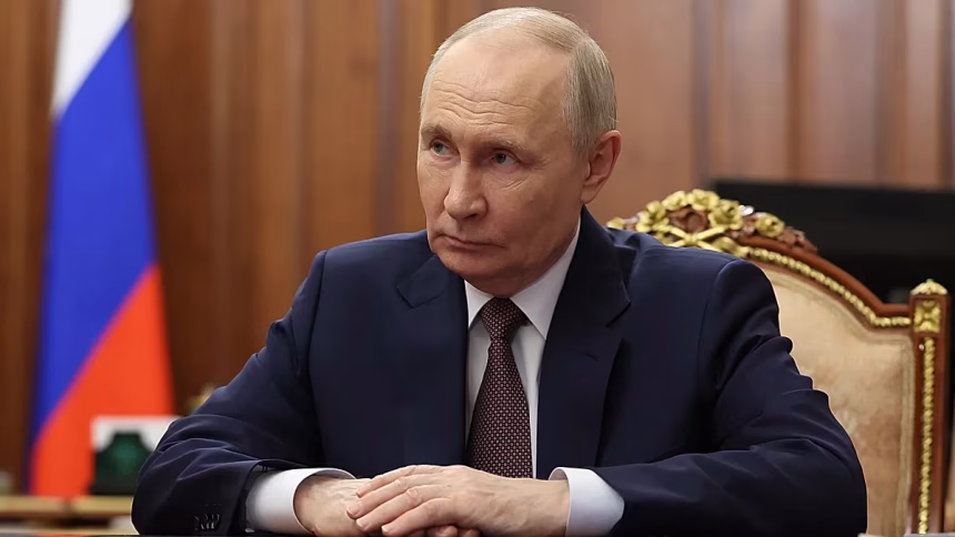 Russia asks expats and diplomats to leave Kiev due to fear of further attacks