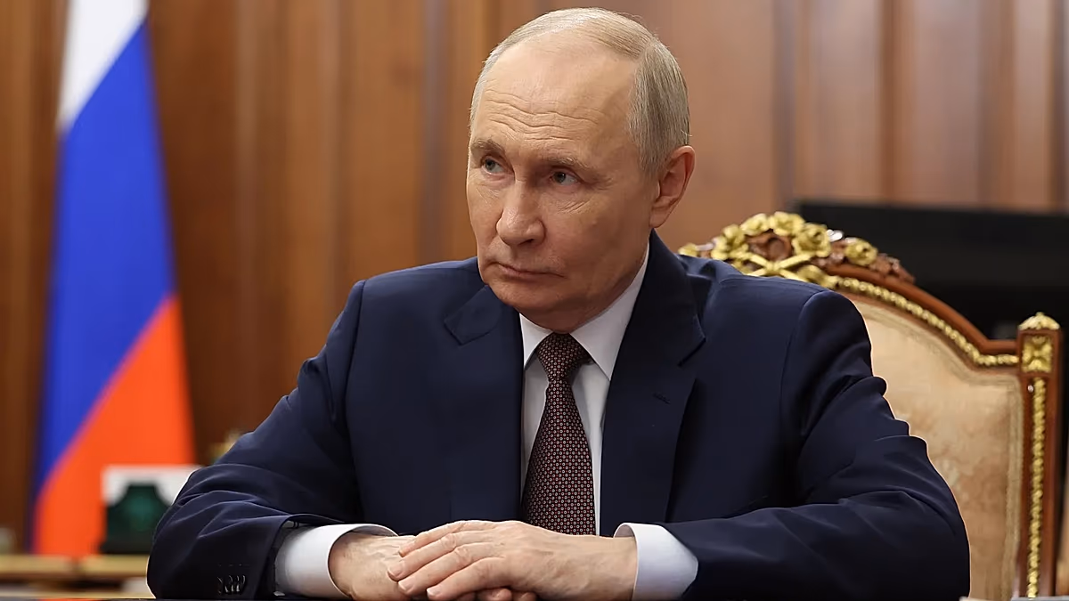 Russia asks expats and diplomats to leave Kiev due to fear of further attacks