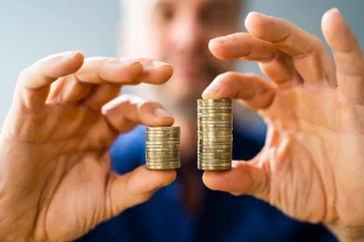 Government proposes wage hike amid tax debate