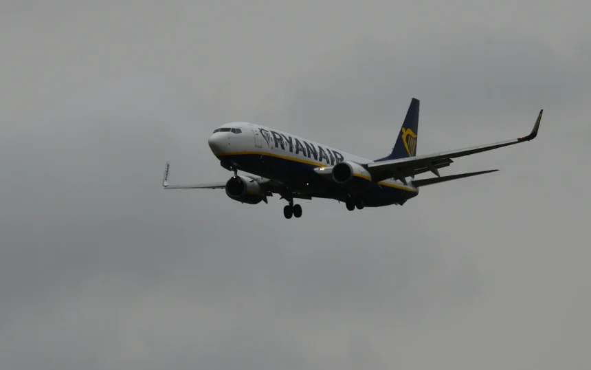Emergency code 7700 activated on Ryanair flight from Alicante to Edinburgh