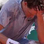 Top-ranked player Jannik Sinner withdraws from Roland Garros midway through battling the heat
