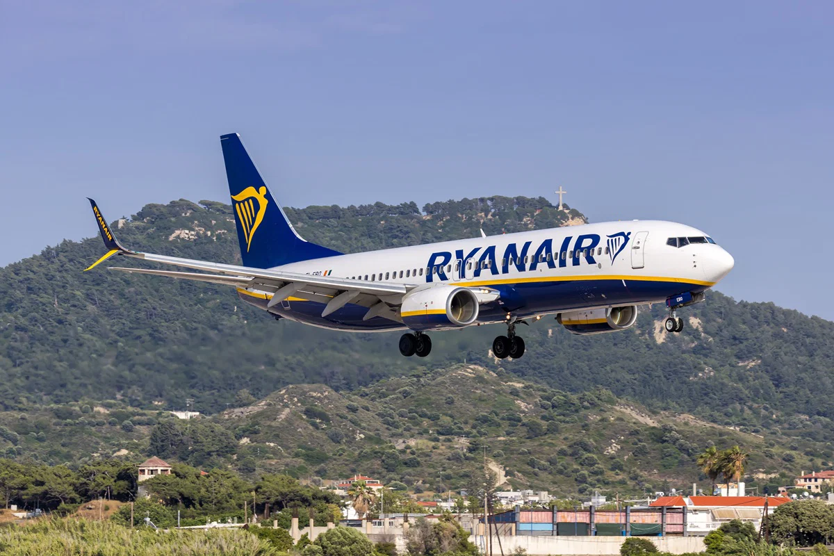 Ryanair cuts flights to Greece, eliminating 700,000 seats this winter