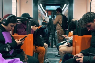 Internet addiction concerns grow in Spain, but UK numbers remain even higher