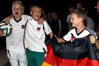 Baby boom after summer fairytale: Does the joy of soccer increase birth rates?
