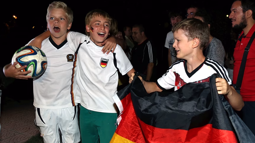 Baby boom after summer fairytale: Does the joy of soccer increase birth rates?