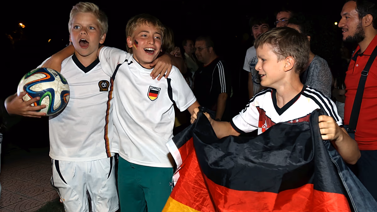 Baby boom after summer fairytale: Does the joy of soccer increase birth rates?