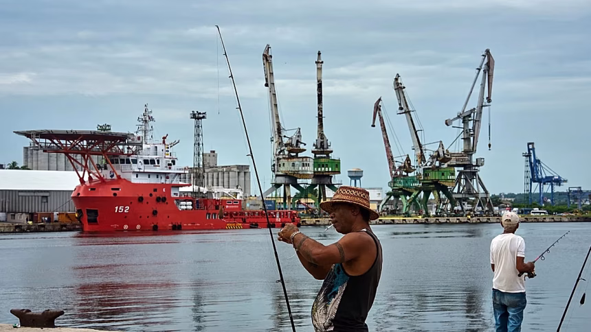 Colombian ship with food and other supplies docks in Cuba to help ease crisis