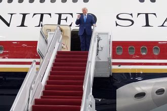 'Flying White House': President Trump unveils new Air Force One