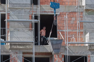 Heat stress threatens 130 million workers in Europe, trade unions warn
