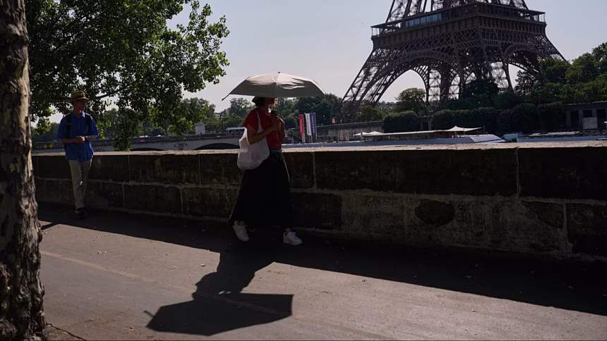 Heatwave in Europe causes early closure of Eiffel Tower and closure of tourist attractions