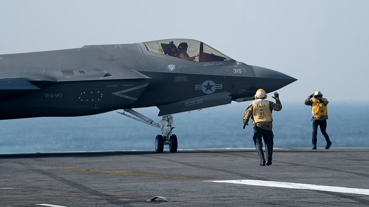 Iran threatens complete halt to negotiations during intensive US air activity near Hormuz