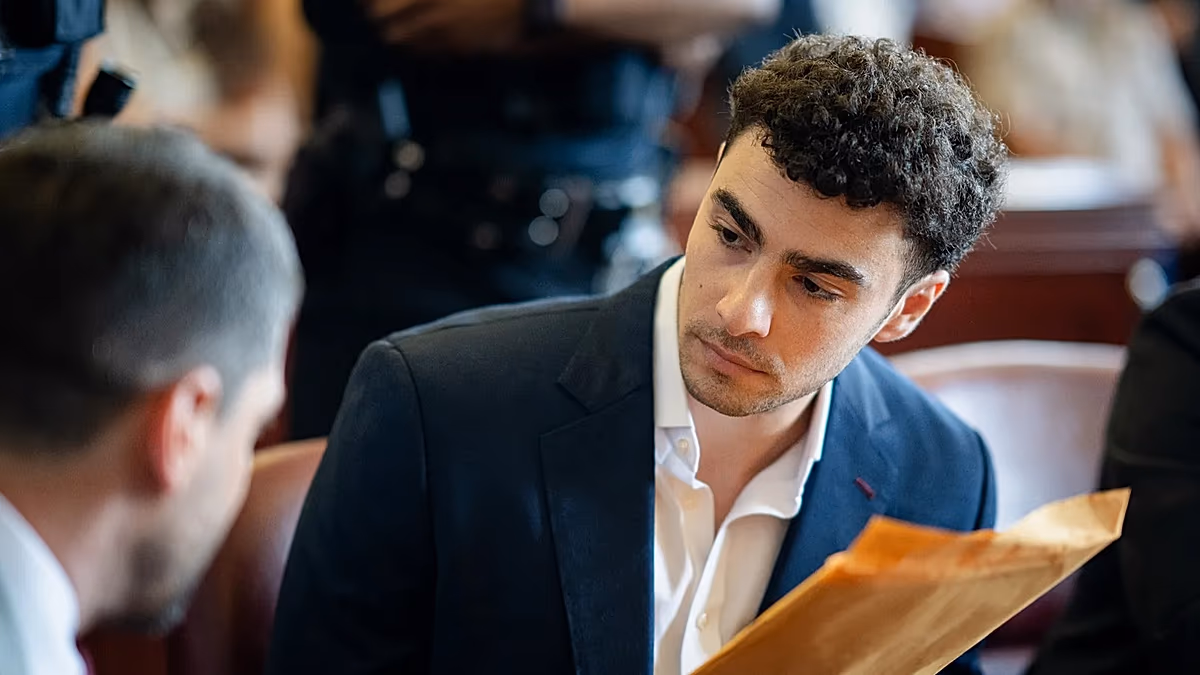 Luigi Mangione invokes psychiatric defense in health CEO murder trial, judge says