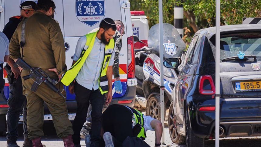 Man opens fire in central Israel, killing 1 and injuring 5 others
