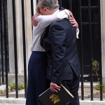 Market: Pound falls due to Keir Starmer's departure, oil prices fall due to progress in US-Iran talks