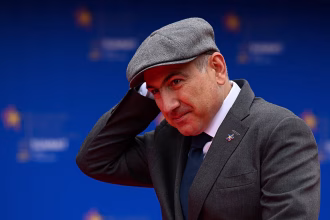 Pashinyan moves to ease tensions with Russia while pledging Armenia's sovereignty ahead of crucial vote