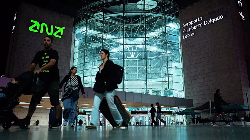 Portugal to add more than 300 police officers to airports this summer to reduce queues