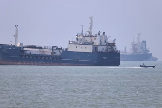 President Trump warns of violation of ceasefire in Strait of Hormuz, Revolutionary Guards denies direct hotline with US