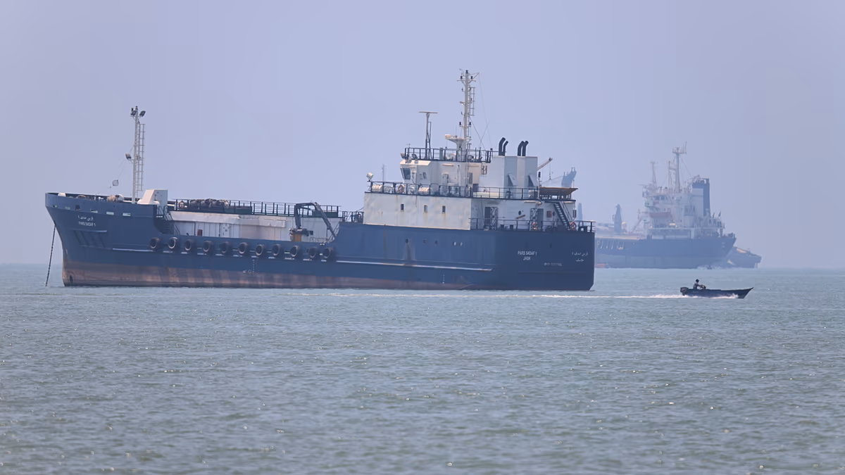 President Trump warns of violation of ceasefire in Strait of Hormuz, Revolutionary Guards denies direct hotline with US