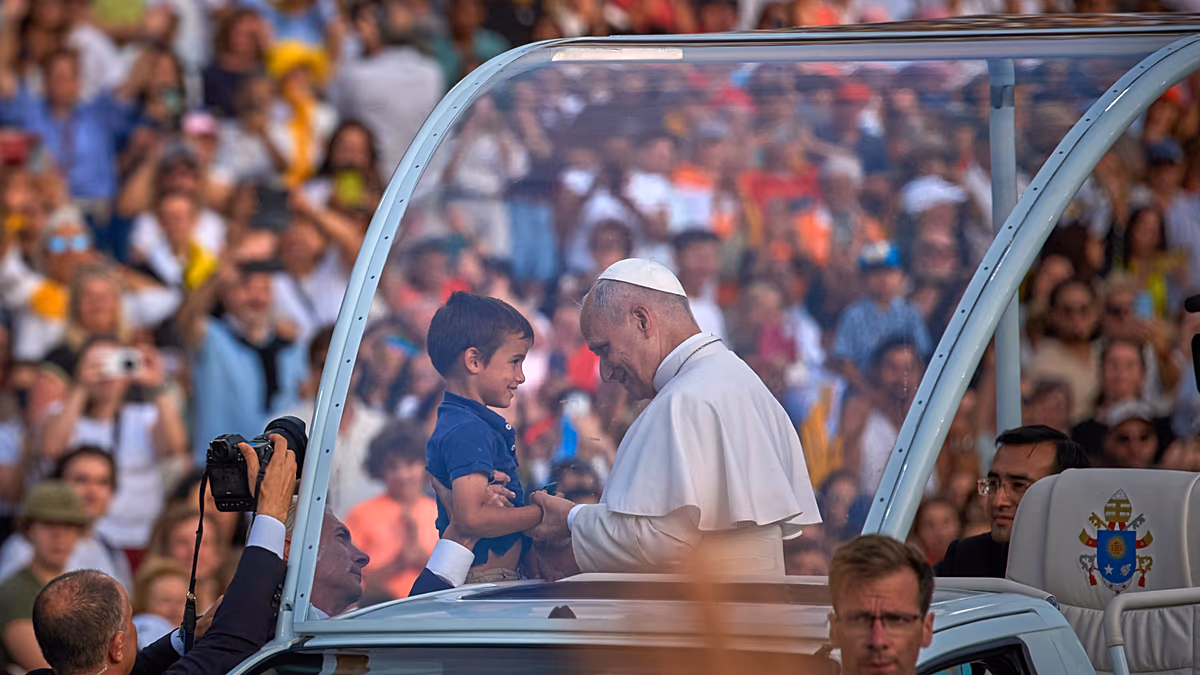 Twitter “miracle” during Pope’s visit to Barcelona