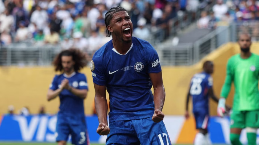 Better suited than Santos: Manchester United enter talks to sign £40m midfielder