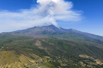 Catania Airport suspends flights due to volcanic activity on Mount Etna