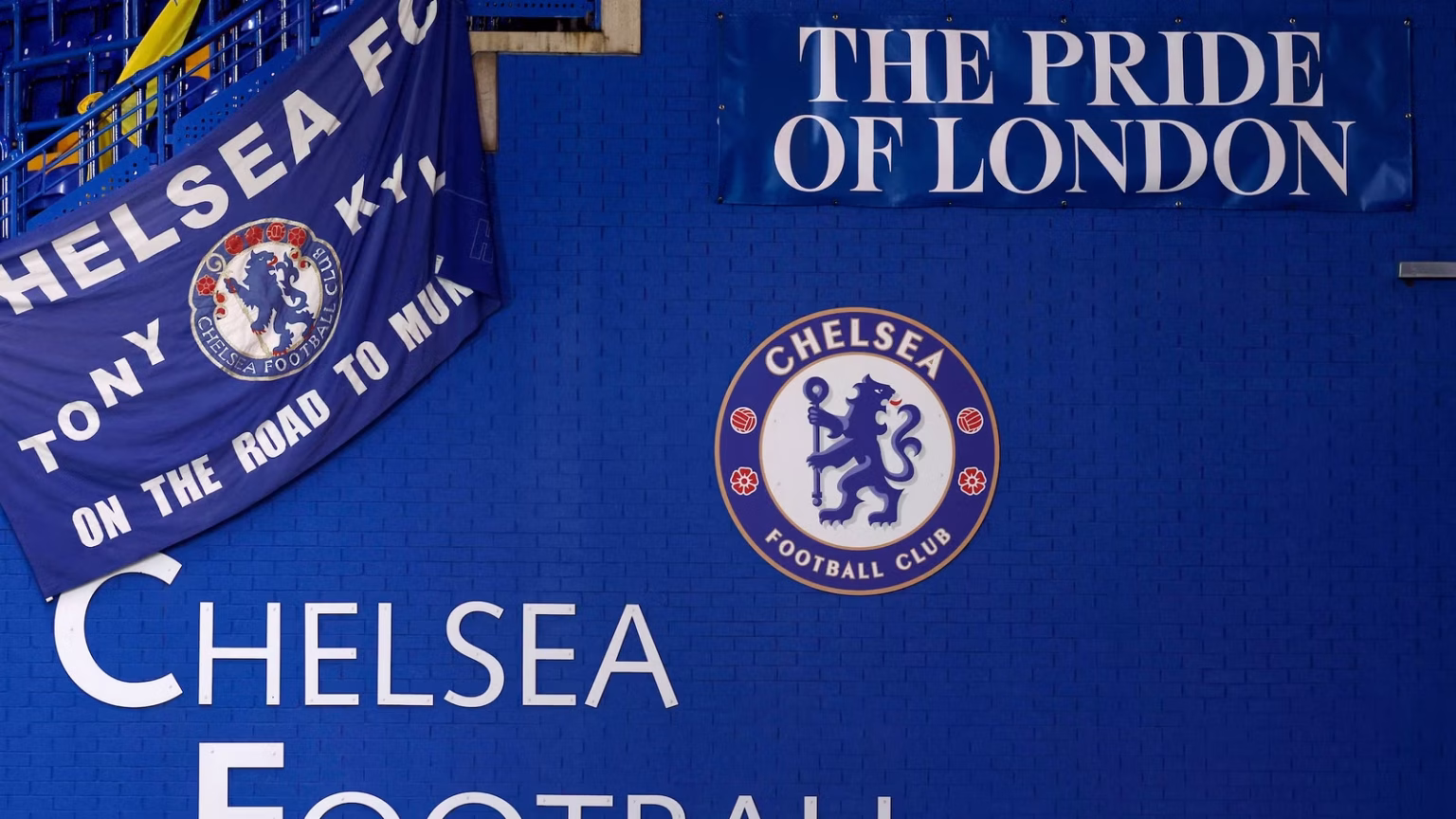 Chelsea list 'silky' £43m star as top target and begin negotiations