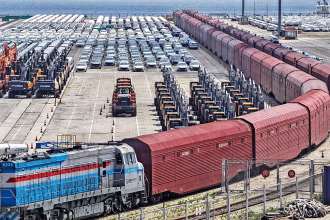 China's economic growth hits slowest pace in more than three years