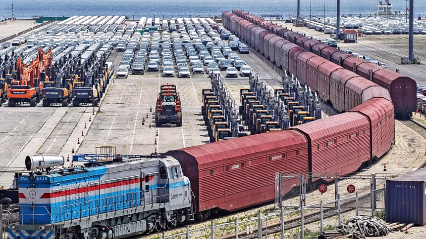 China's economic growth hits slowest pace in more than three years