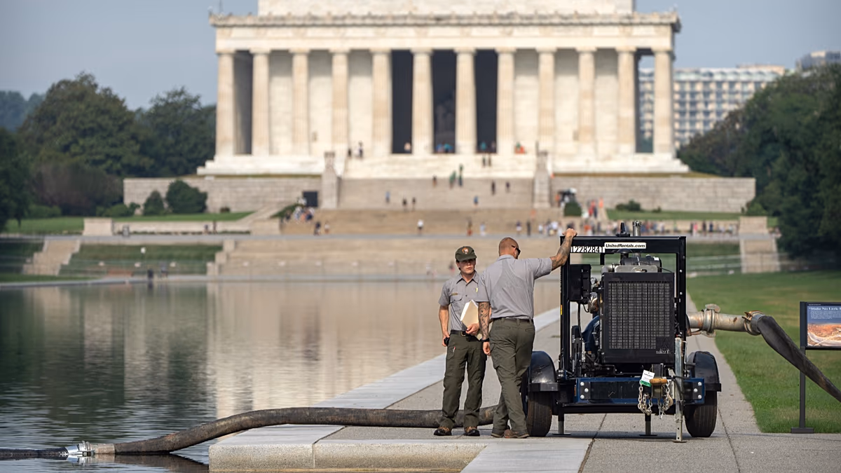Crews re-drain the Lincoln Memorial's reflecting pool as part of Trump's troubled president's revamp