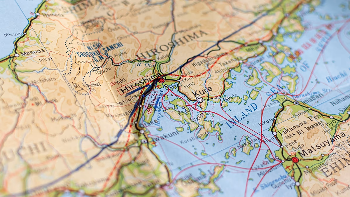 Do you like aviation and geography? Try our flight and city guessing game