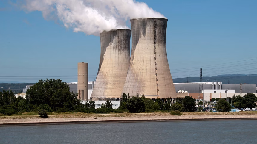 France shuts down nuclear reactors as heat wave intensifies