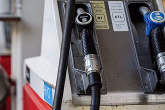 Gasoline prices in Italy exceed 2.6 euros: Opposition parties and organizations sound the alarm, government considers changes to fuel tax