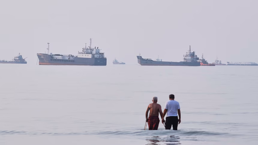 Oil prices rise further as battle flares up in the Middle East