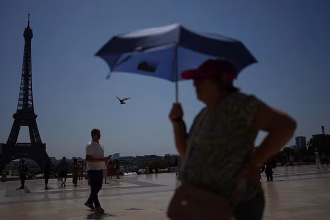 Paris landmarks including the Eiffel Tower to close early as heatwave hits France again