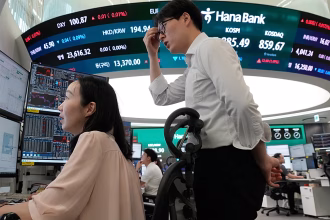 Samsung loses more than $100 billion in market value despite record AI-driven profits