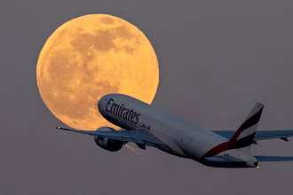 The world's most profitable airline: record profits collide with Iran war