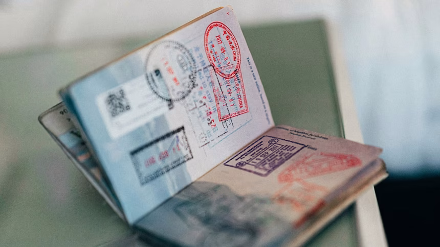Tourist visa fees: how much EU travelers can expect to pay around the world