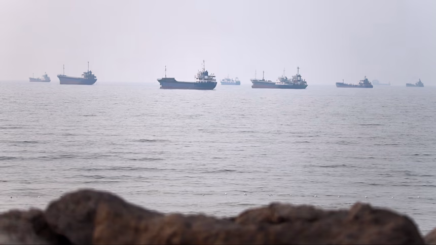 US attacks tanker in Strait of Hormuz during 10th consecutive night of Iranian attacks