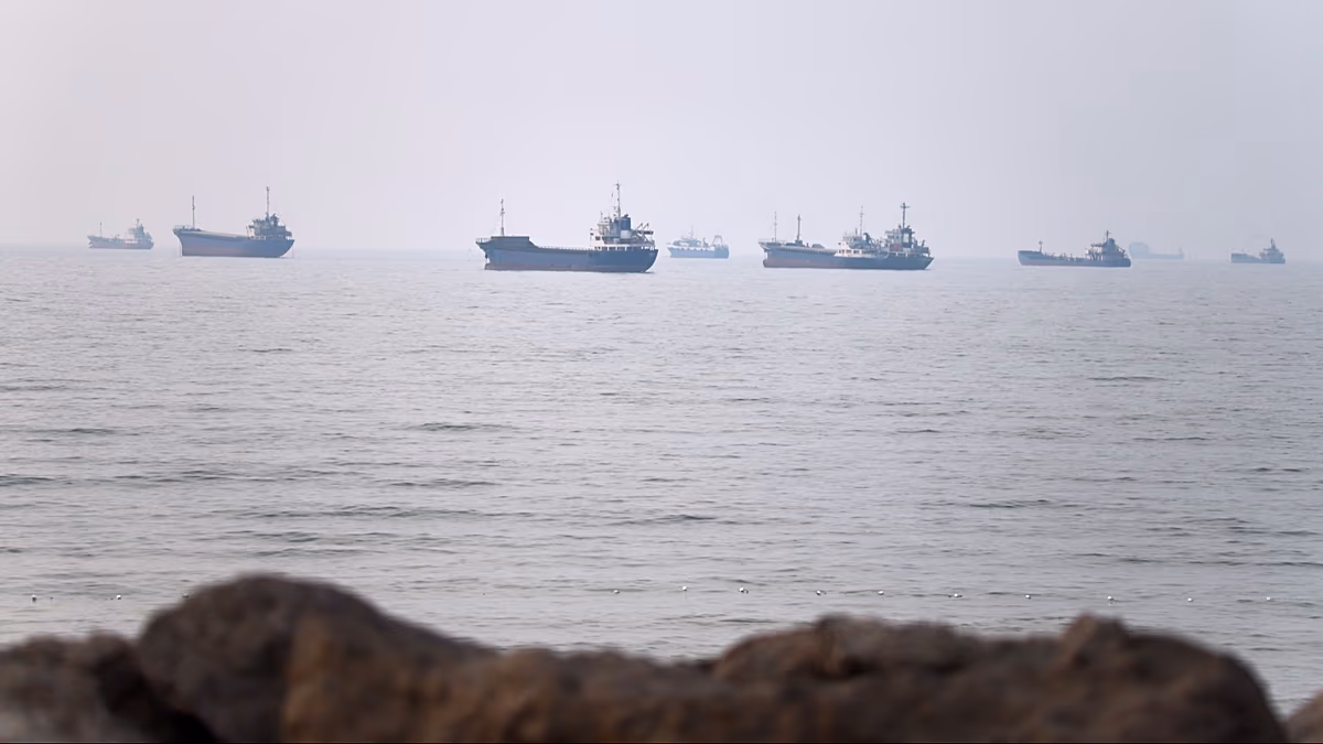 US attacks tanker in Strait of Hormuz during 10th consecutive night of Iranian attacks