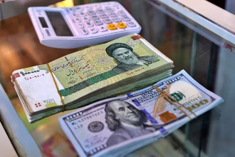 US dollar reaches record high in Iran as rial depreciates due to renewed regional conflict