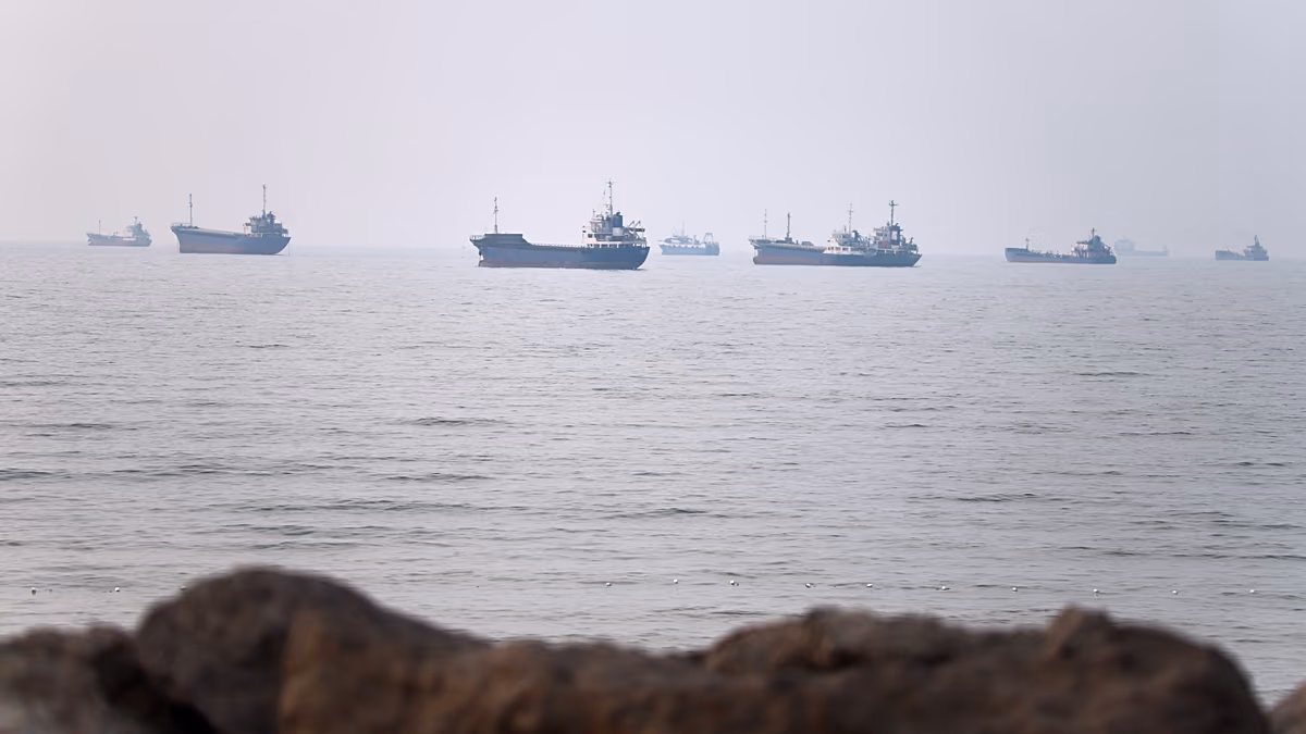 US launches additional strikes against Iran amid renewed escalation in conflict over Strait of Hormuz