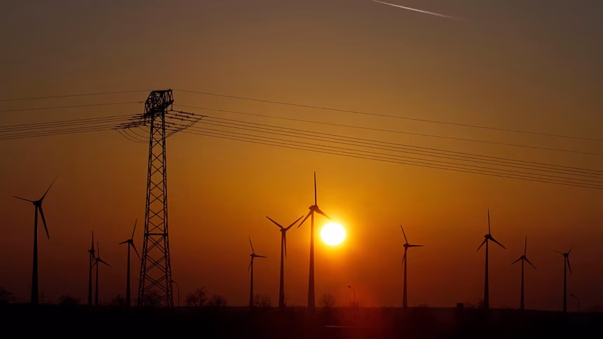 Wind, solar and heat pumps could help EU move away from LNG dependence by 2030, says study