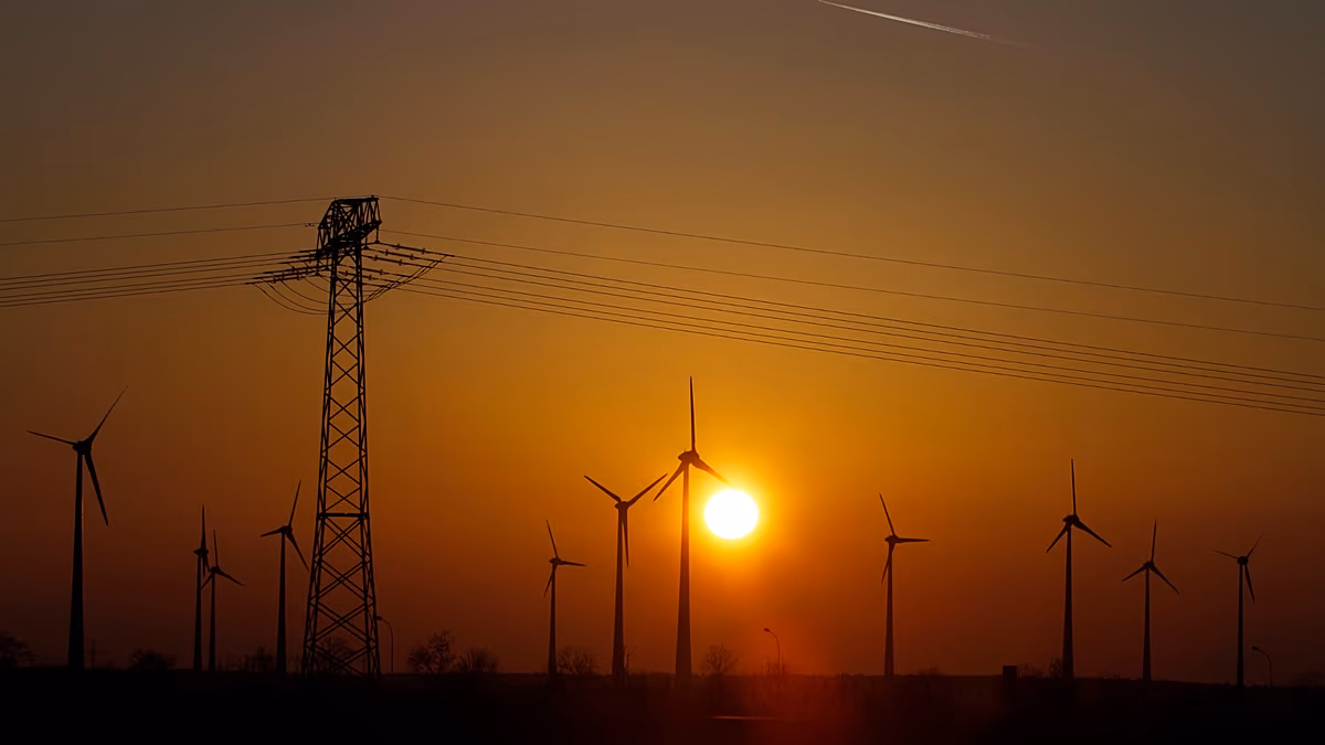 Wind, solar and heat pumps could help EU move away from LNG dependence by 2030, says study